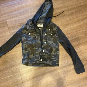 Youth Camo/ Hoodie jacket sz- med